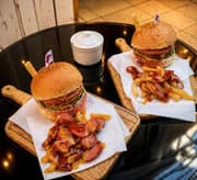 Hamburguesa Aquí Es