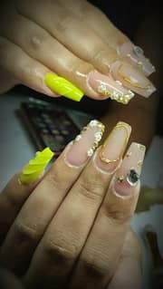 Acrílico y polygel Cortas: