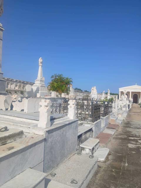 Cementerio Reina