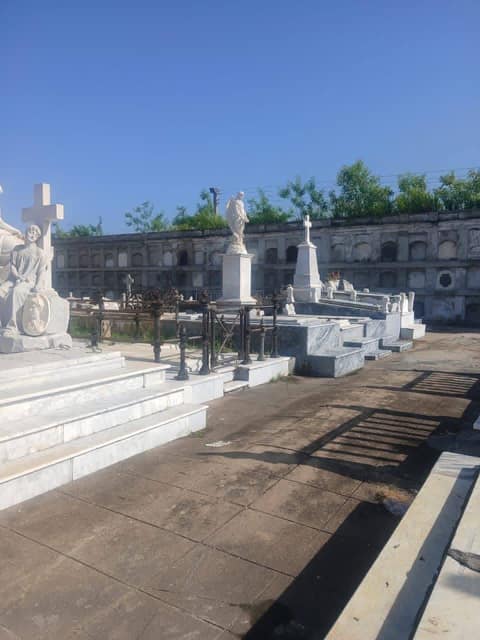 Cementerio Reina