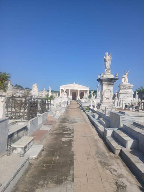 Cementerio Reina